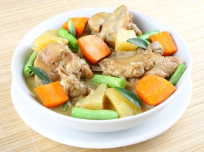 Тушеная курица с картошкой